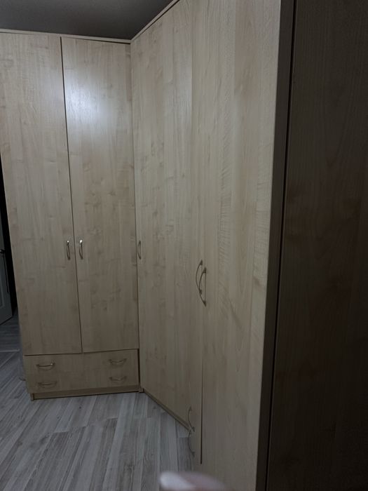 СРОЧНО  Угловой шкаф.