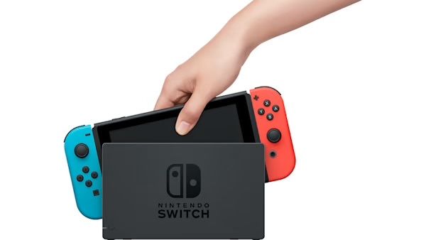 Nintendo Switch + большой кейс + маленький кейс + 3 игры