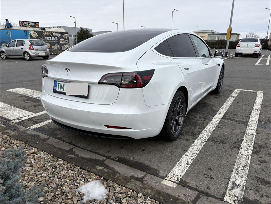 Tesla Model 3 SR+ 2020