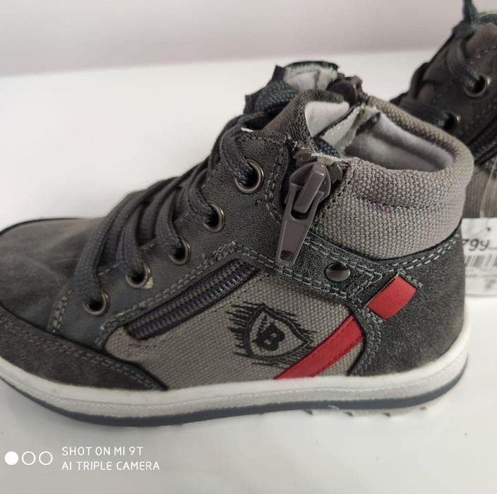 Продам ботинки на мальчика