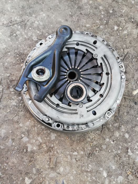 Пежо 307  2 броя на части 2002 1.6 HDI 109коня и 2.0hdi 90коня и 110ко