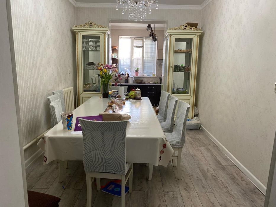 Двухэтажный дом.