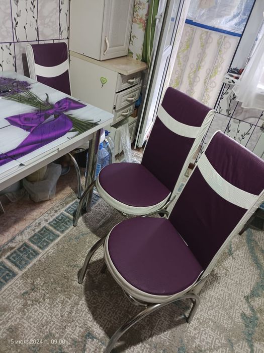 Продам обеденный стол