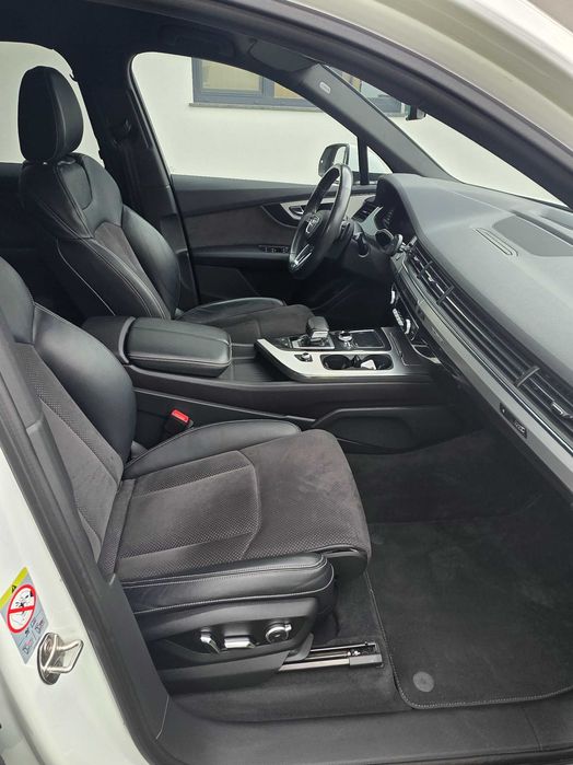 Audi Q7 S Line Quatro 3.0 TDi 2019 Mild Hybrid 7 locuri