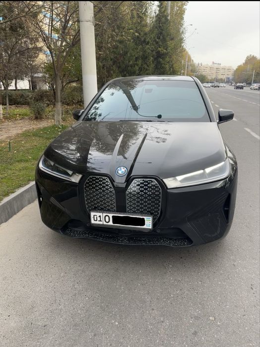 BMW ix 40i sotiladi 37000 prabeg