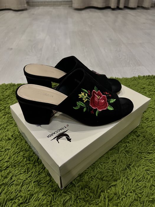 Туфли открытые 2000тг