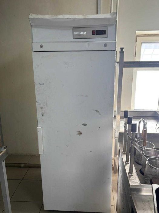 Холодильный шкаф