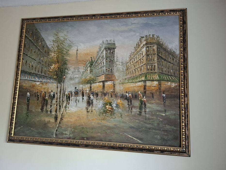 Картины разные продам.