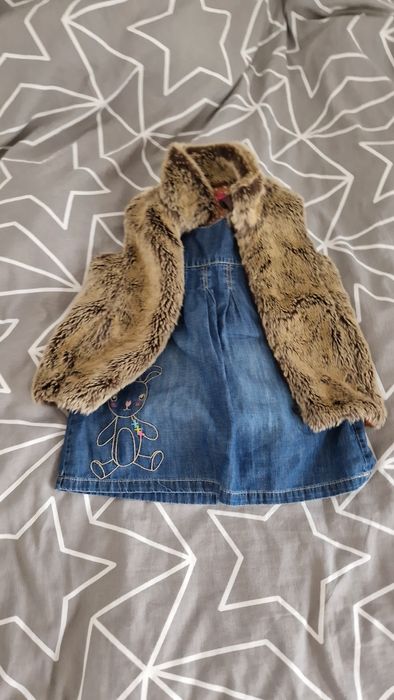 Vesta blana 3-4 ani stare excelenta