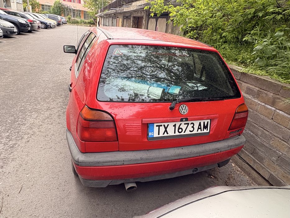Vw golf  3 ………..