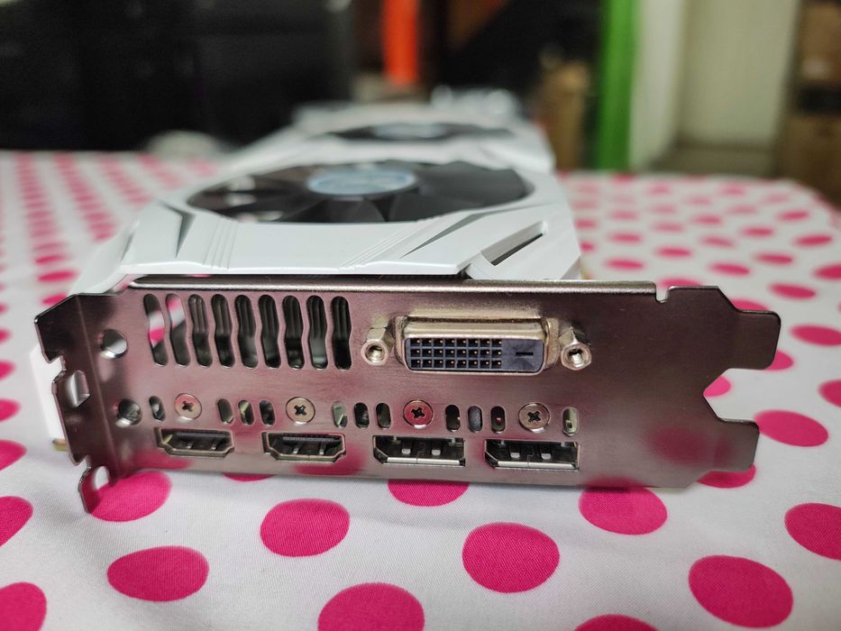 Placa video ASUS GeForce GTX 1060 Dual OC 6GB.