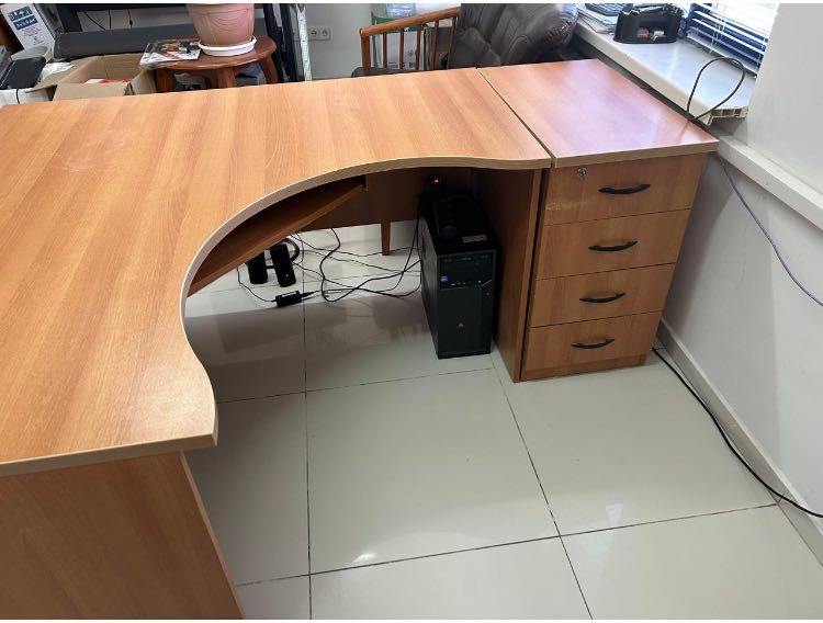 Стол рабочий офисный