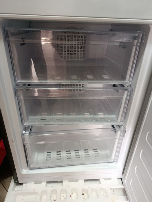 Продам холодильник пользоваться 4 месяцев