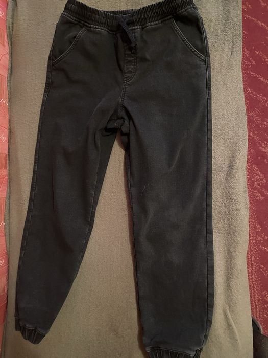 Продам утепленные джинсы на мальчика