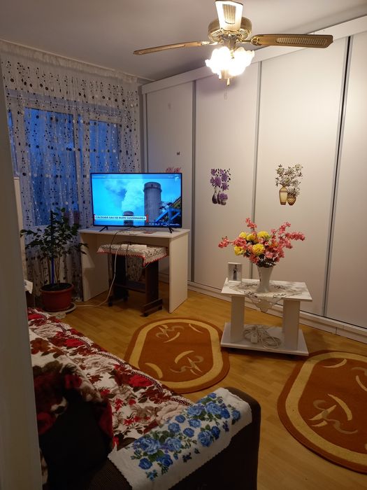 Inchiriez apartament doua camere