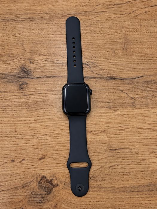 Apple Watch 11, 42 мм в идеальном состоянии
