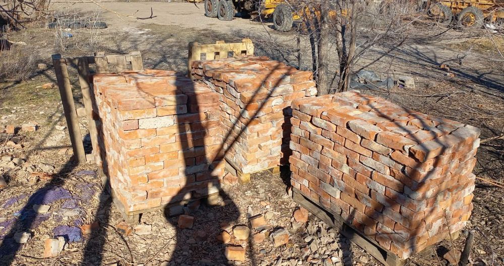 Продам  красный кирпич