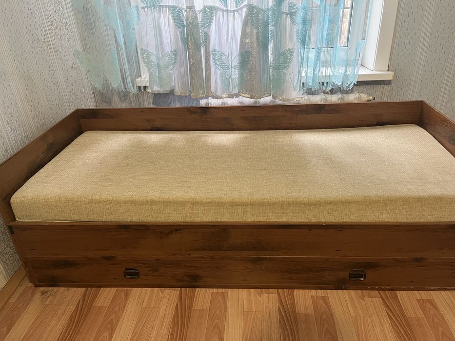 Продам мебель в одни руки