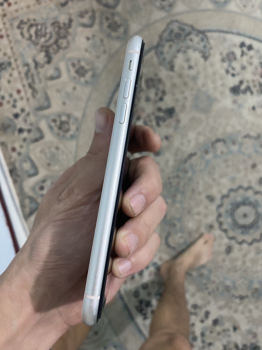 Айфон 11 всё в оригинале без ремонта