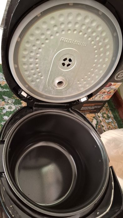 Мультиварка Redmond RMC-M90