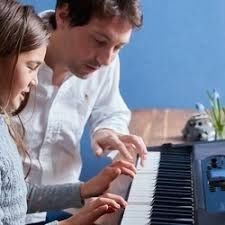 Преподаватель по классу СИНТЕЗАТОРА