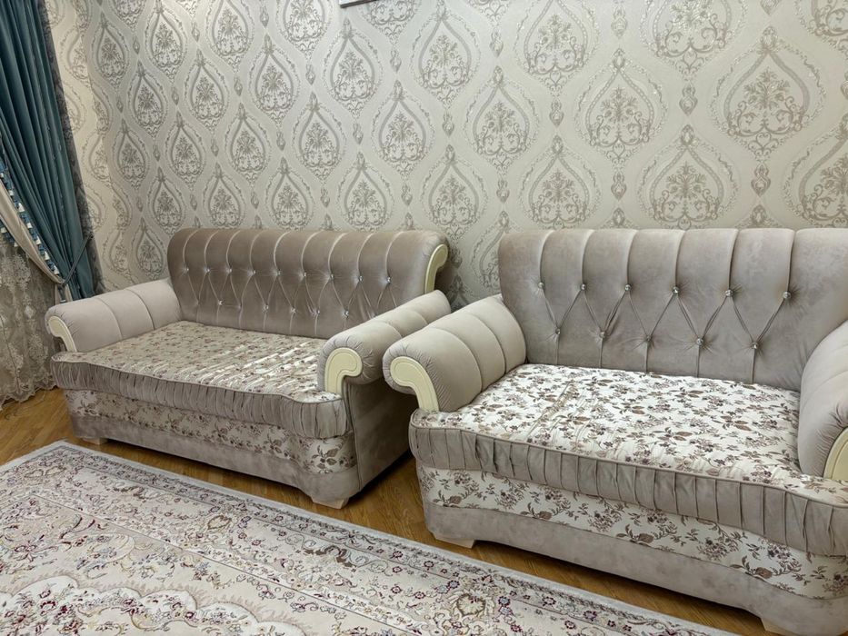 Срочно продам диваны 3+2+1
