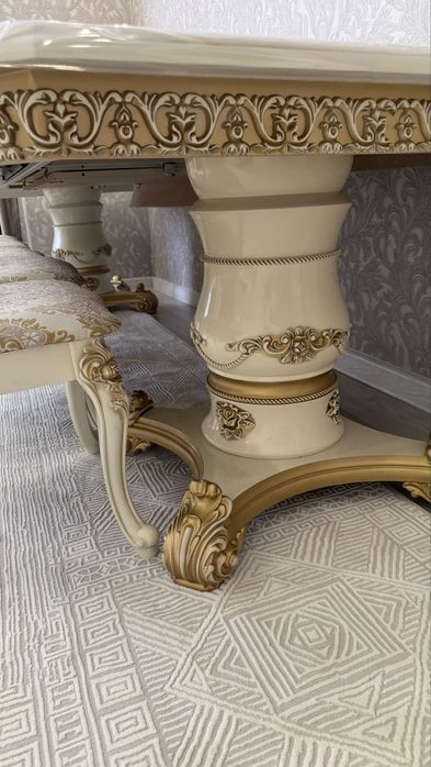 Стол и стулья комплект