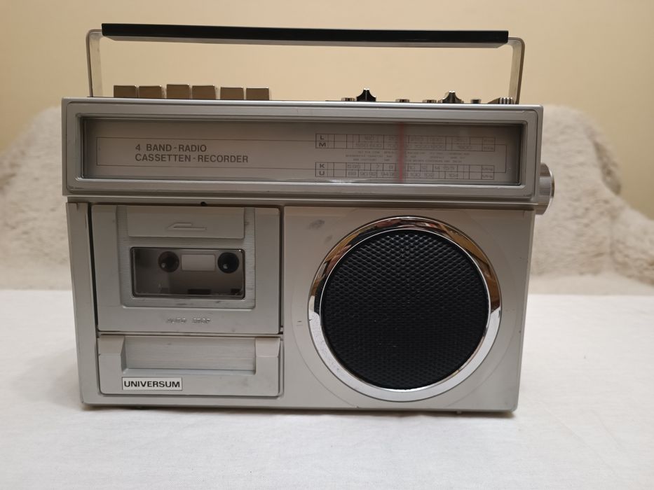 Касетофон Universum