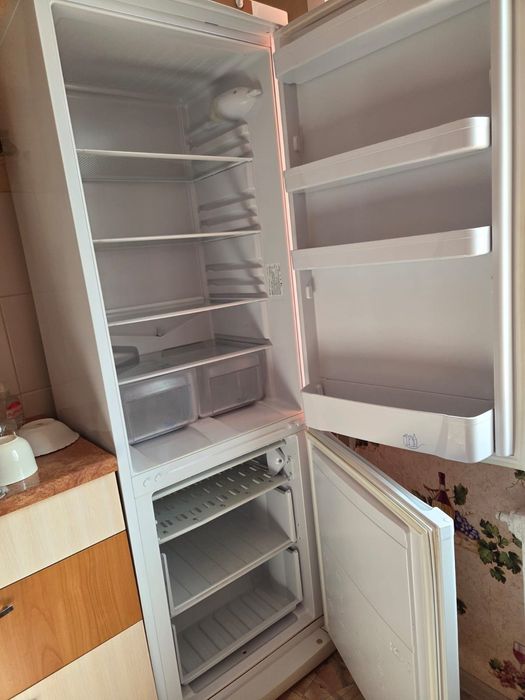 Продам холодильник