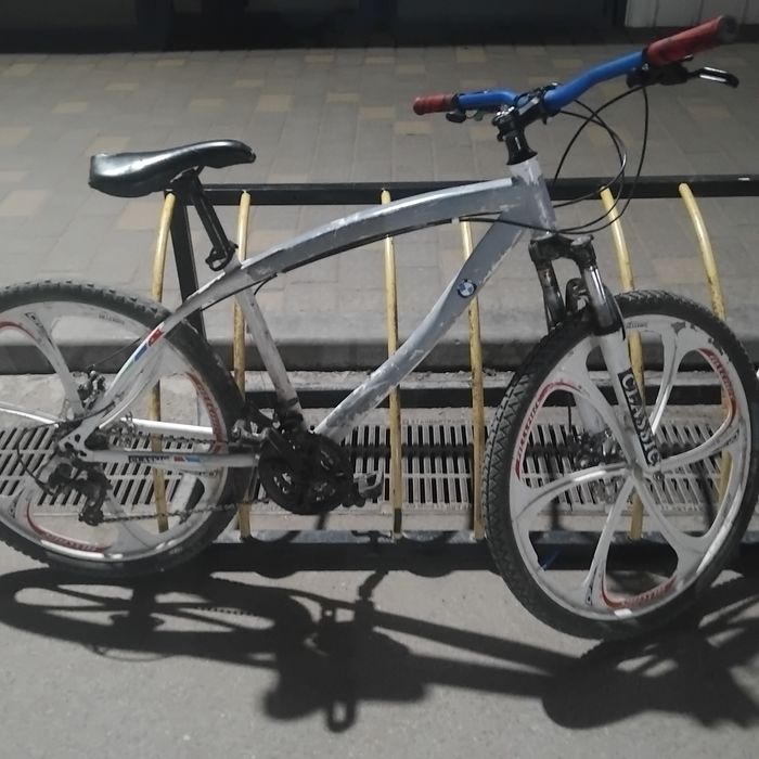 Продаю велик BMW