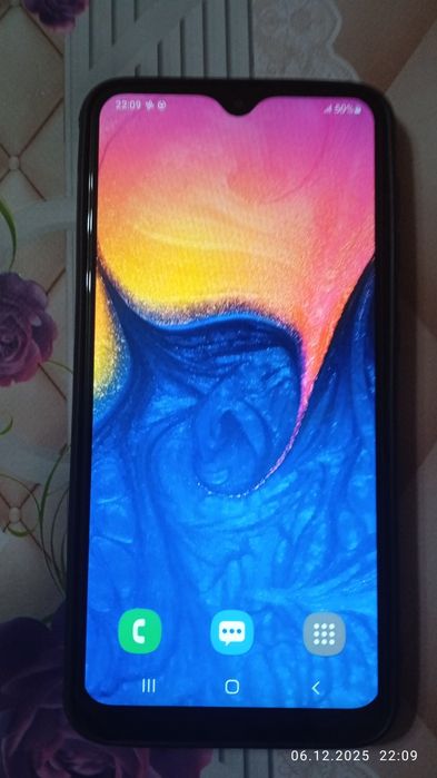 Samsung A10 телефони сотилади и SoniEricson Телефони хам