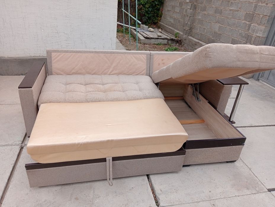 Диван угловой раздвижной