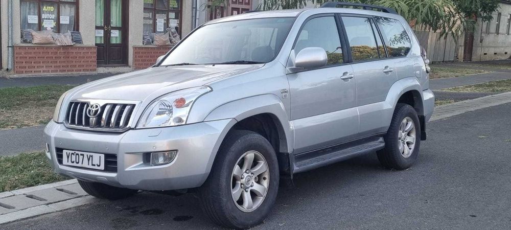 Toyota Land Cruiser D4D 3.0 Diesel 2007 cu 7 Locuri
