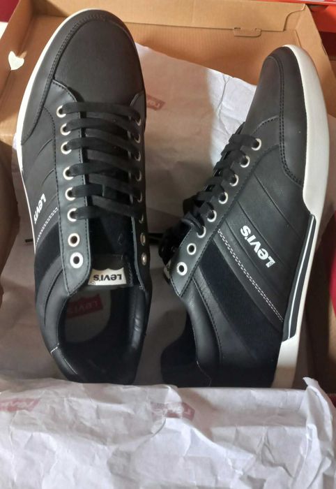 Levis нови оригинални мъжки обувки от естествена кожа - размер 44