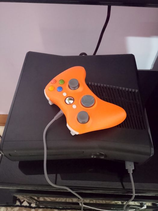 Продам Xbox 360 slim