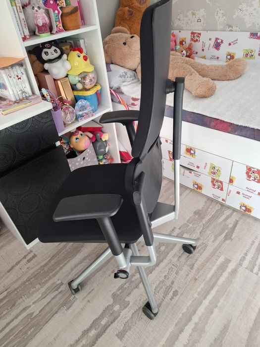 Ергономичен стол Steelcase