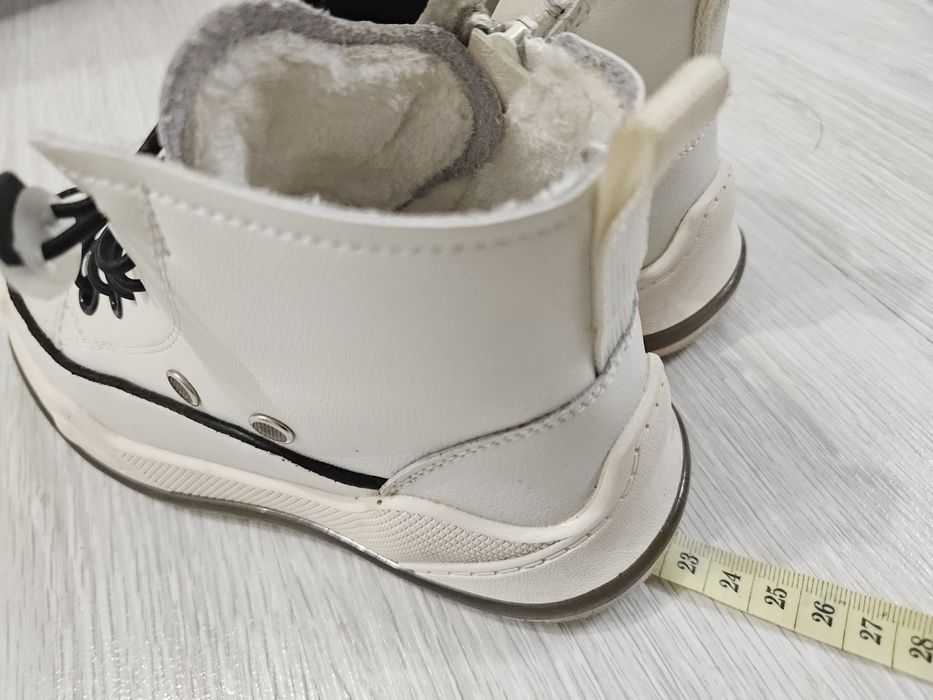 Продам полу сапоги для девочек