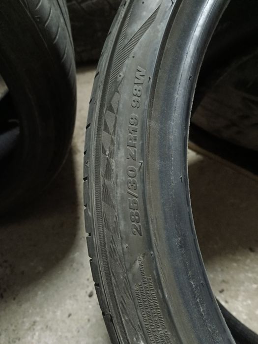 Шины лето 285/30R19