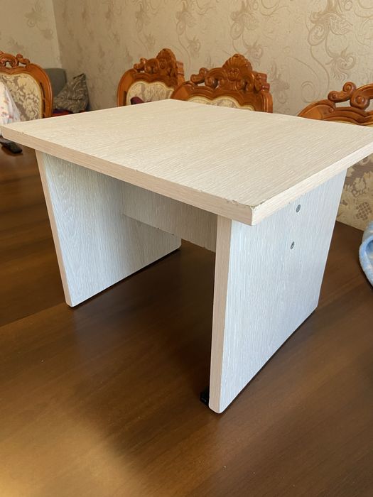 Табуретка столик