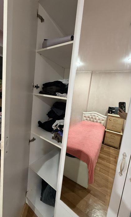 Продам мебель гарнитур спальний