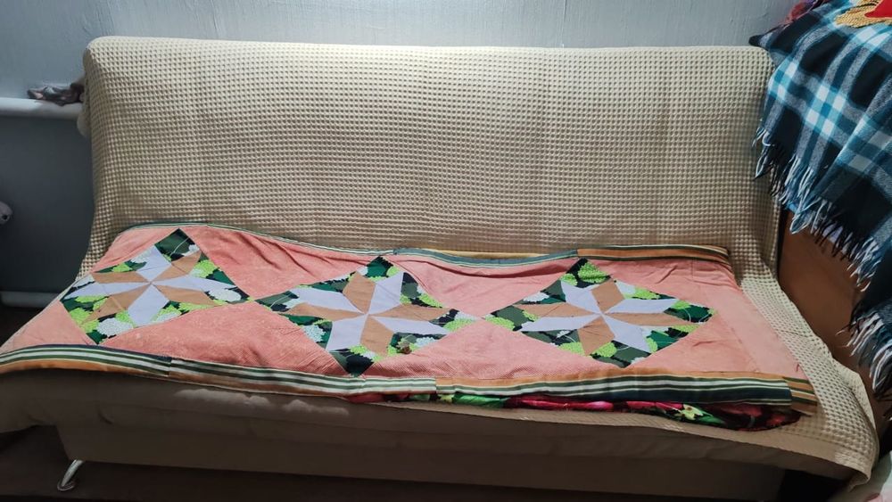 Продам диван в отличном состоянии