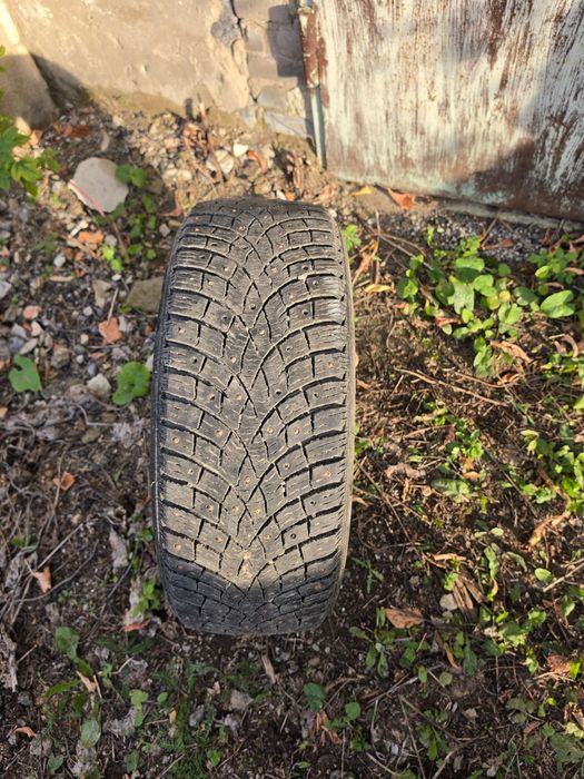 Продам резину 215/55/R17