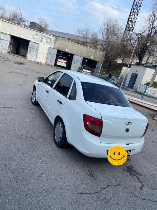 Гранта  1.5 седан