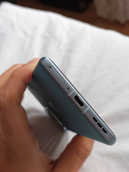 Urgeeeent Edge 40 Pro 12/256