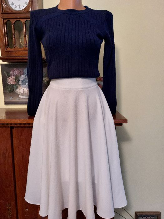 Fusta noua clos, fina si eleganta - din crep de  vascoza