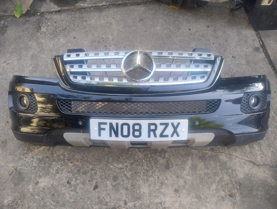 Bara fata neagra Mercedes ML W164 completă aripa stop far turbo coarne