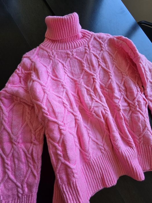 Розов дамски пуловер