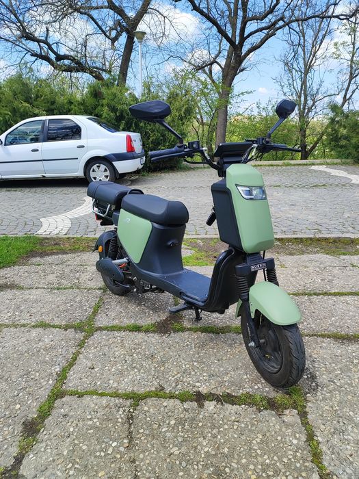 Scuter Electric Fara Permis