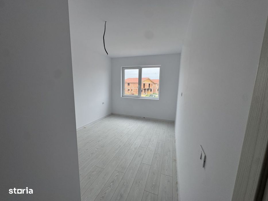 Apartament 3 camere, Giroc, decomandat, parcare inclusa — fotografia 3