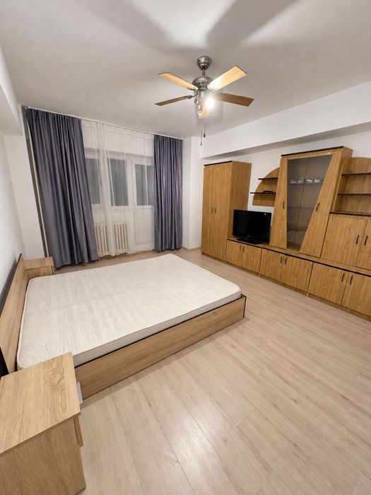 Apartament de închiriat – 35 m² + balcon, zona Spitalului Județean – 320 €/lună